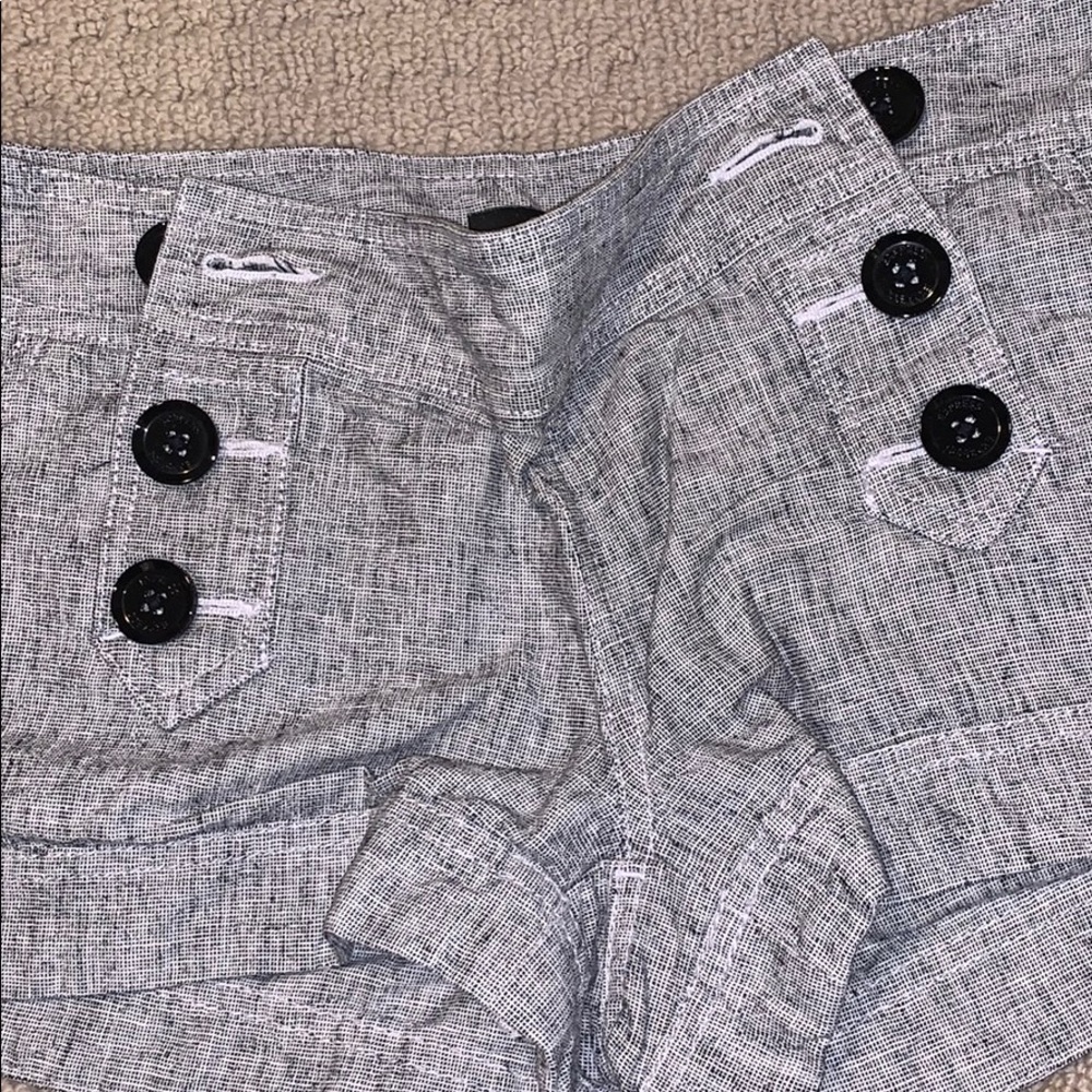 Express Button Up Style Shorts - Picture 3 of 4